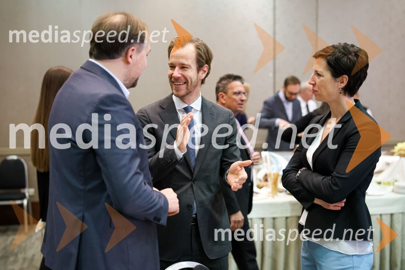 AmCham poslovni zajtrk “Kaj leto 2023 prinaša slovenskemu gospodarstvu?”