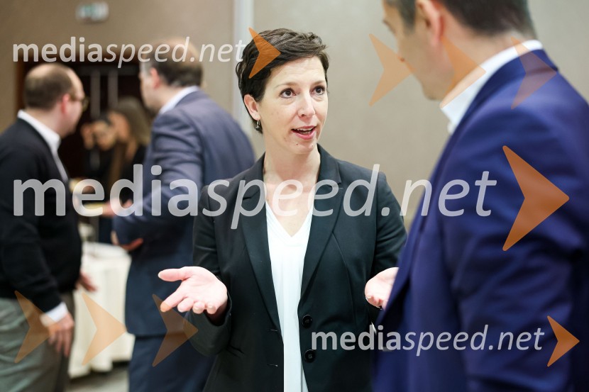 AmCham poslovni zajtrk “Kaj leto 2023 prinaša slovenskemu gospodarstvu?”