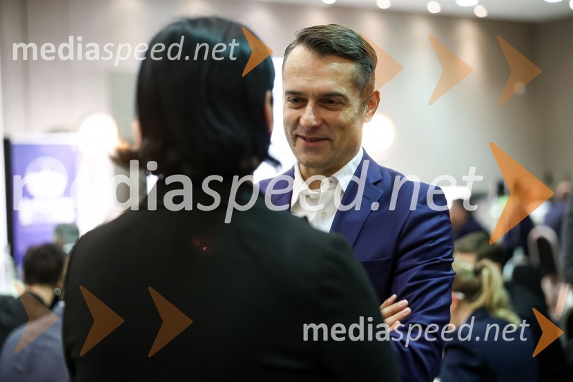 AmCham poslovni zajtrk “Kaj leto 2023 prinaša slovenskemu gospodarstvu?”