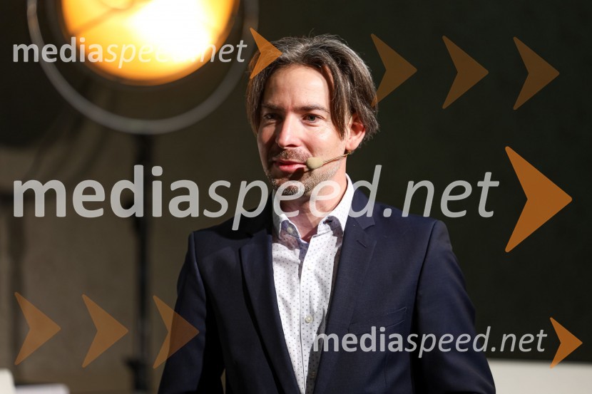  Žiga Vižintin, Pokojninska družba A, d.d.AmCham poslovni zajtrk “Kaj leto 2023 prinaša slovenskemu gospodarstvu?”