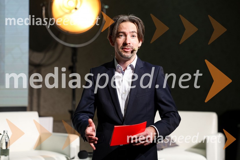  Žiga Vižintin, Pokojninska družba A, d.d.AmCham poslovni zajtrk “Kaj leto 2023 prinaša slovenskemu gospodarstvu?”