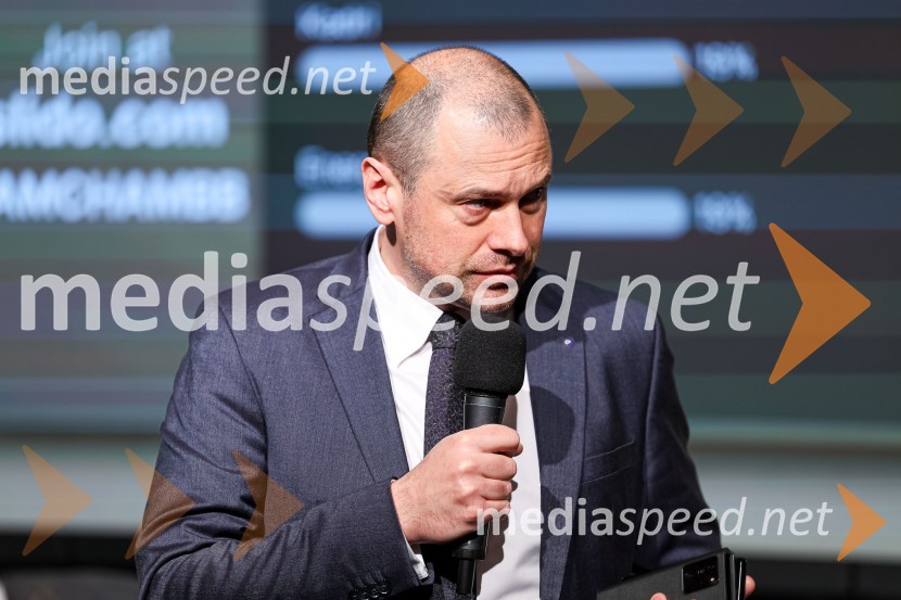  Blaž Brodnjak, predsednik uprave NLB, Manager leta 2022AmCham poslovni zajtrk “Kaj leto 2023 prinaša slovenskemu gospodarstvu?”