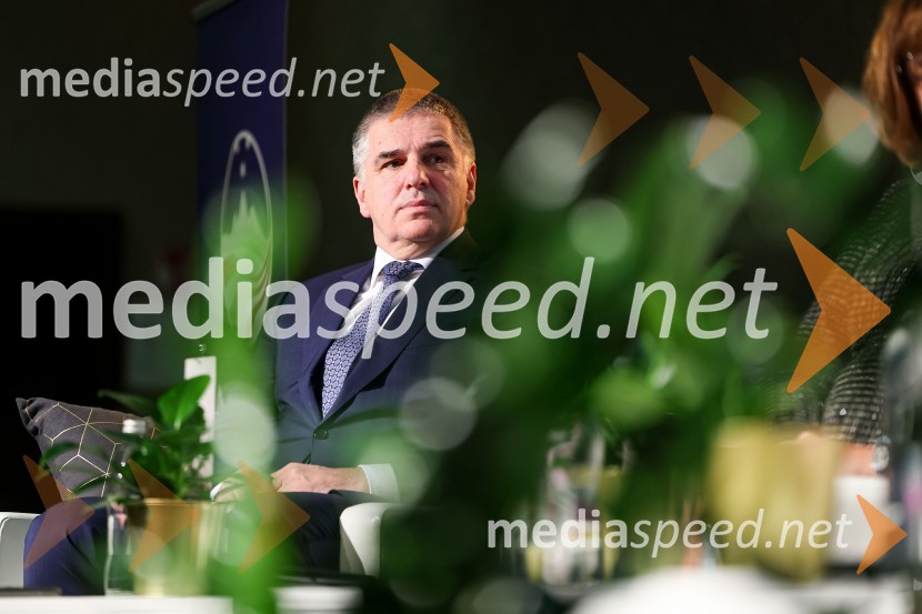 AmCham poslovni zajtrk “Kaj leto 2023 prinaša slovenskemu gospodarstvu?”