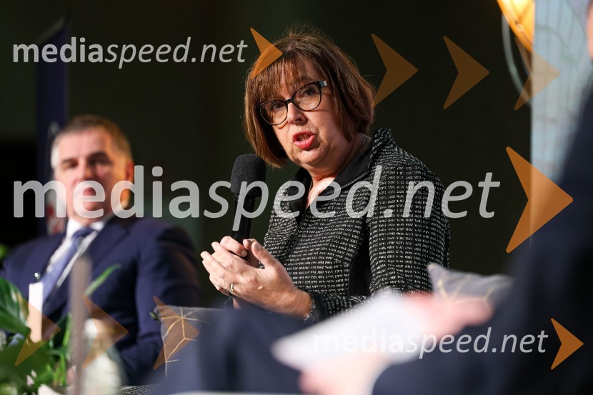  Nevenka Kržan, članica uprave, Luka KoperAmCham poslovni zajtrk “Kaj leto 2023 prinaša slovenskemu gospodarstvu?”