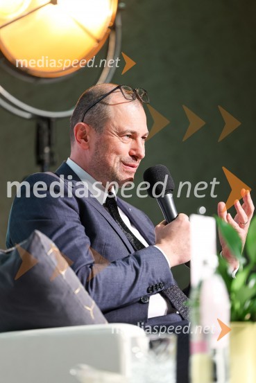  Blaž Brodnjak, predsednik uprave NLB, Manager leta 2022AmCham poslovni zajtrk “Kaj leto 2023 prinaša slovenskemu gospodarstvu?”