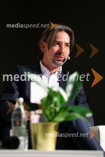  Žiga Vižintin, Pokojninska družba A, d.d.AmCham poslovni zajtrk “Kaj leto 2023 prinaša slovenskemu gospodarstvu?”