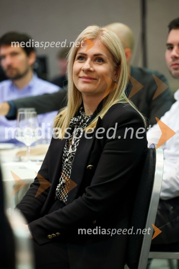 AmCham poslovni zajtrk “Kaj leto 2023 prinaša slovenskemu gospodarstvu?”