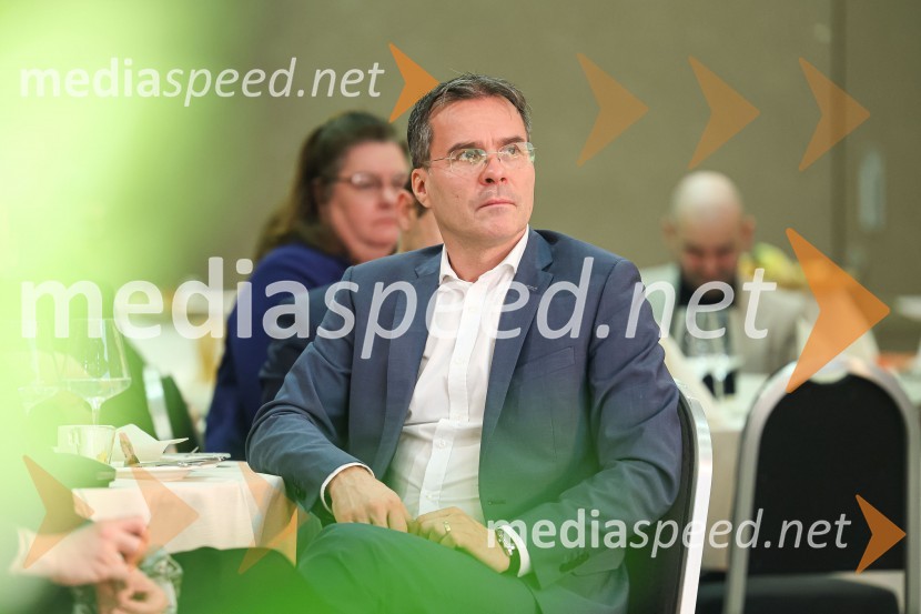 AmCham poslovni zajtrk “Kaj leto 2023 prinaša slovenskemu gospodarstvu?”