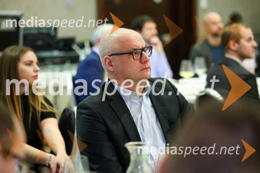 AmCham poslovni zajtrk “Kaj leto 2023 prinaša slovenskemu gospodarstvu?”