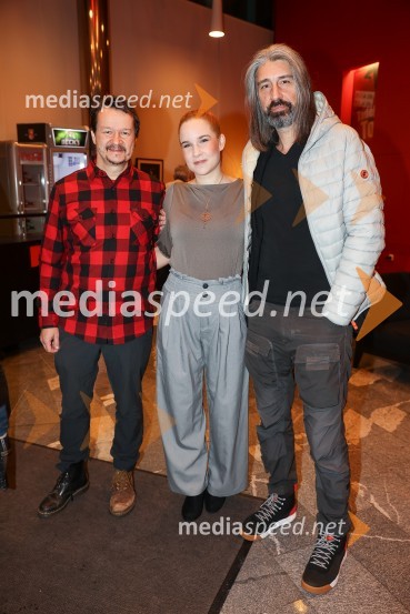  Andrej  Težak-Tešky, stand-up komik, manager, producent, tekač na dolge proge in dobrodelnež;  Maja Monrue, intuitivna pisateljica;  Alan Vitezič, pevec, Društvo mrtvih pesnikovNikoli ni prepozno, monokomedija z Mojco Fatur