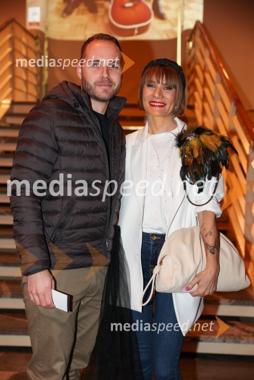  ... ;  Ana Raščan, voditeljica in novinarkaNikoli ni prepozno, monokomedija z Mojco Fatur