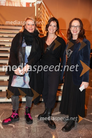  Tatjana Doma, dramaturginja SLG Celje;  Ana Horvat Dolinar, igralka;  Bernarda Oman, igralkaNikoli ni prepozno, monokomedija z Mojco Fatur