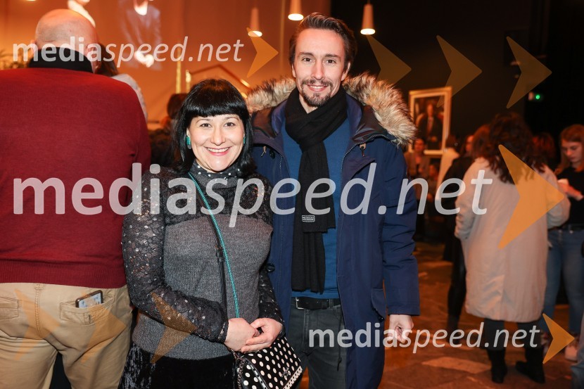  Aja Kobe, igralka;  Jure Kopušar, igralecNikoli ni prepozno, monokomedija z Mojco Fatur