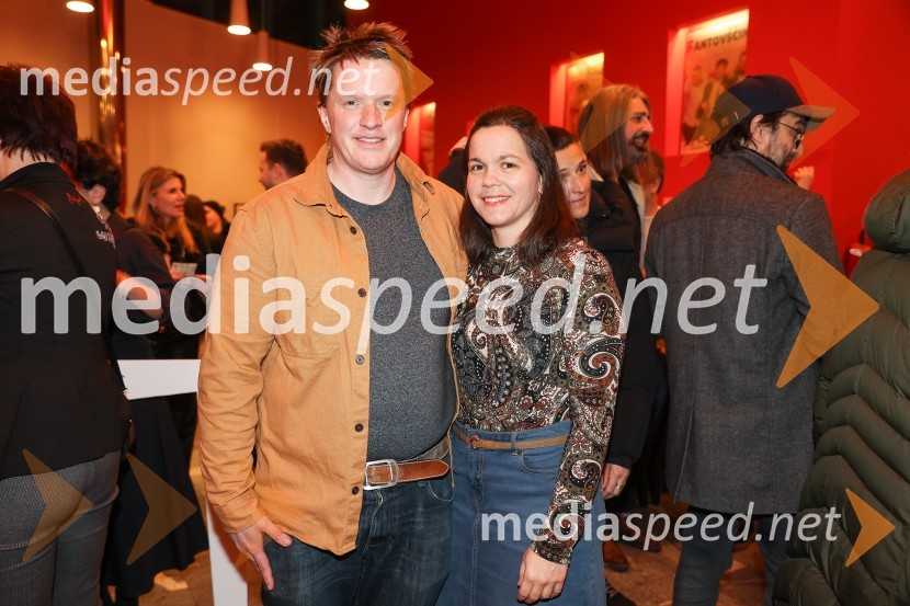 Nikoli ni prepozno, monokomedija z Mojco Fatur