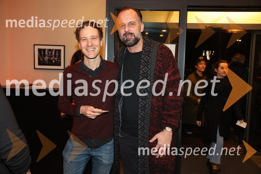  Klemen Slakonja, igralec, komik in TV voditelj;  Uroš Fürst, igralecNikoli ni prepozno, monokomedija z Mojco Fatur