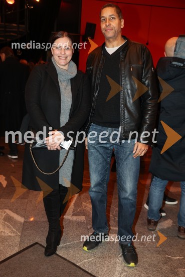  Nuška Drašček, pevka;  Joseph Nzobandora - Jose, raper, Murat & JoseNikoli ni prepozno, monokomedija z Mojco Fatur