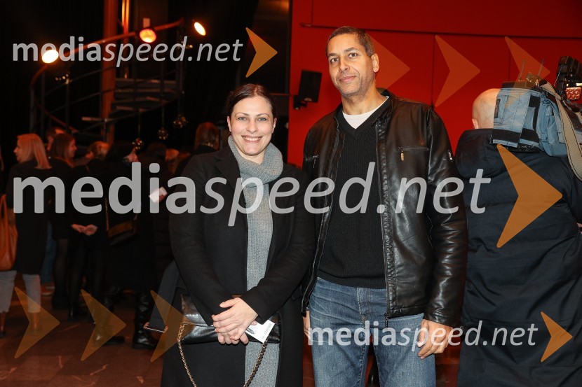  Nuška Drašček, pevka;  Joseph Nzobandora - Jose, raper, Murat & JoseNikoli ni prepozno, monokomedija z Mojco Fatur