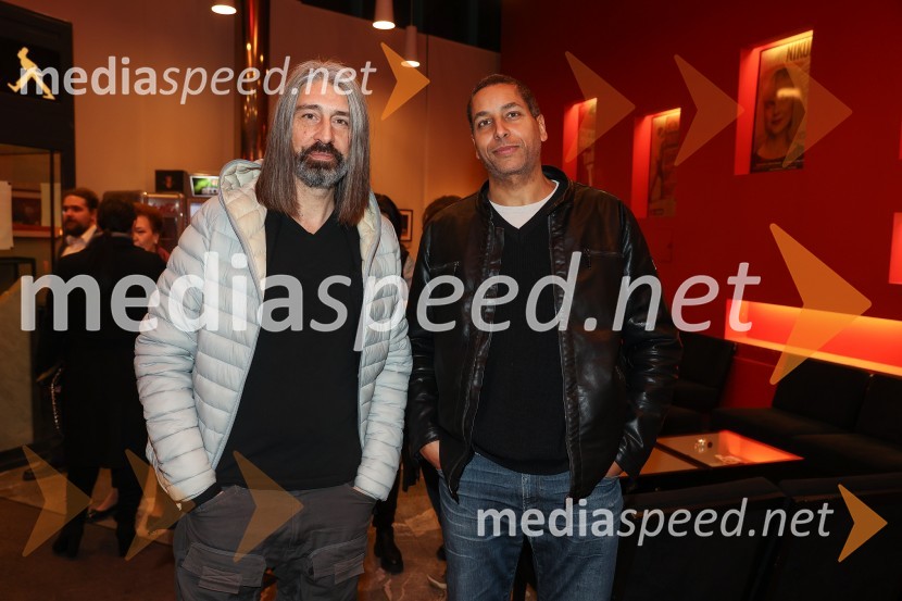  Alan Vitezič, pevec, Društvo mrtvih pesnikov;  Joseph Nzobandora - Jose, raper, Murat & JoseNikoli ni prepozno, monokomedija z Mojco Fatur