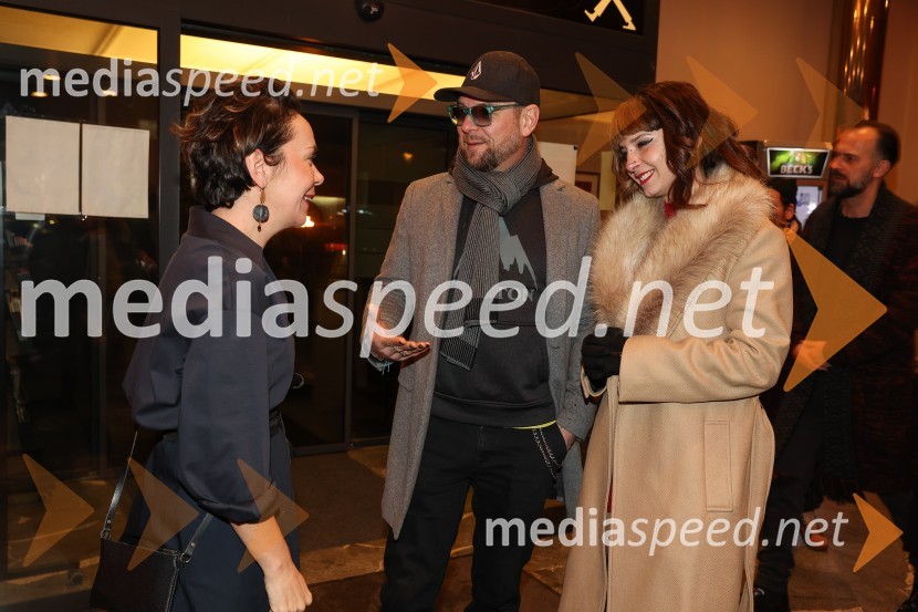  Ana Kajzer, poslovno vodenje in izvršna produkcija, SiTi Teater BTC;  Tomi Meglič, glasbenik, pevec skupine Siddharta;  Cassie Kagen, frizerkaNikoli ni prepozno, monokomedija z Mojco Fatur