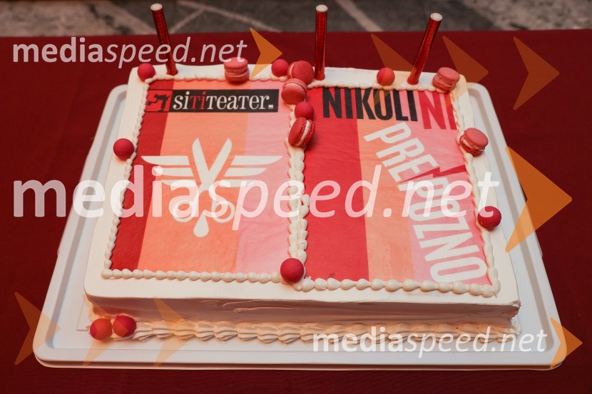 Nikoli ni prepozno, monokomedija z Mojco Fatur