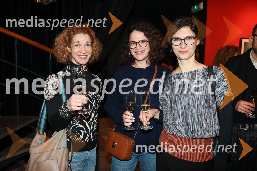 Nikoli ni prepozno, monokomedija z Mojco Fatur