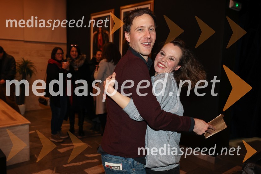  Klemen Slakonja, igralec, komik in TV voditelj;  Mojca Fatur, igralkaNikoli ni prepozno, monokomedija z Mojco Fatur