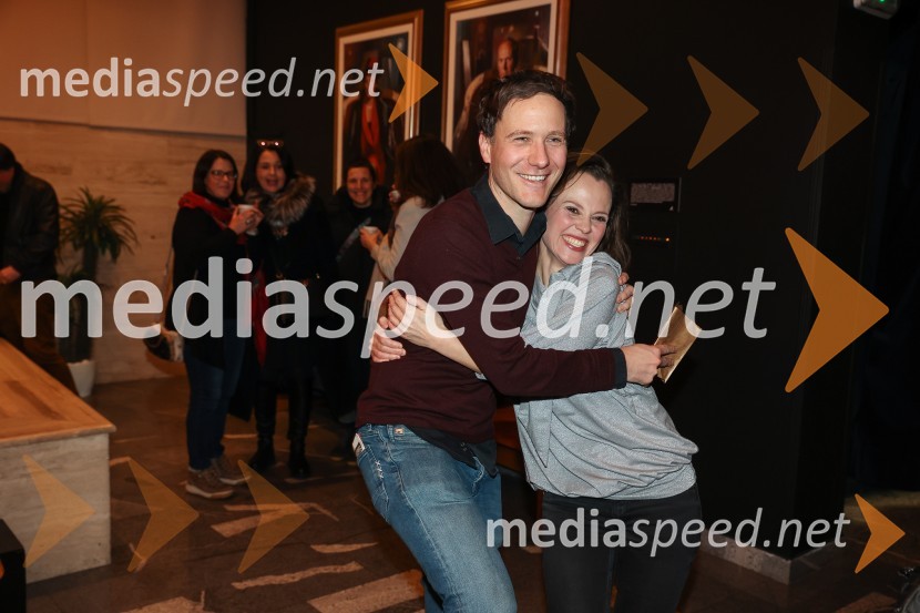  Klemen Slakonja, igralec, komik in TV voditelj;  Mojca Fatur, igralkaNikoli ni prepozno, monokomedija z Mojco Fatur