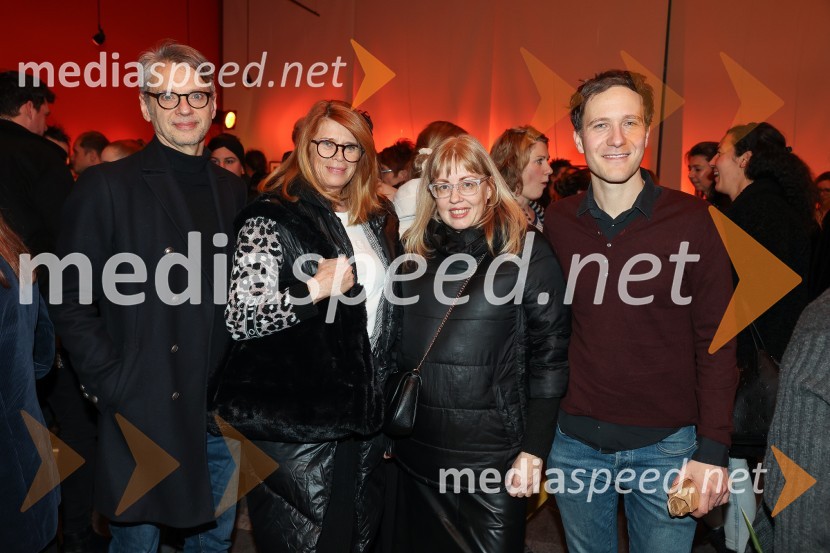  Primož Ekart, igralec, režiser;  ... ;  ... ;  Klemen Slakonja, igralec, komik in TV voditeljNikoli ni prepozno, monokomedija z Mojco Fatur