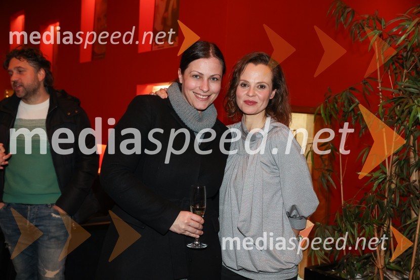  Nuška Drašček, pevka;  Mojca Fatur, igralkaNikoli ni prepozno, monokomedija z Mojco Fatur