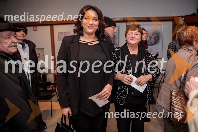  Nina  Maurovič, nekdanja poslanka DZ;  Karla UrhObračun, avtorska predstava Violete Tomič, premiera