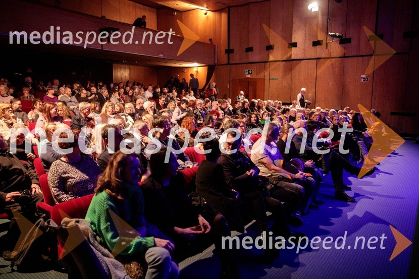 Obračun, avtorska predstava Violete Tomič, premiera