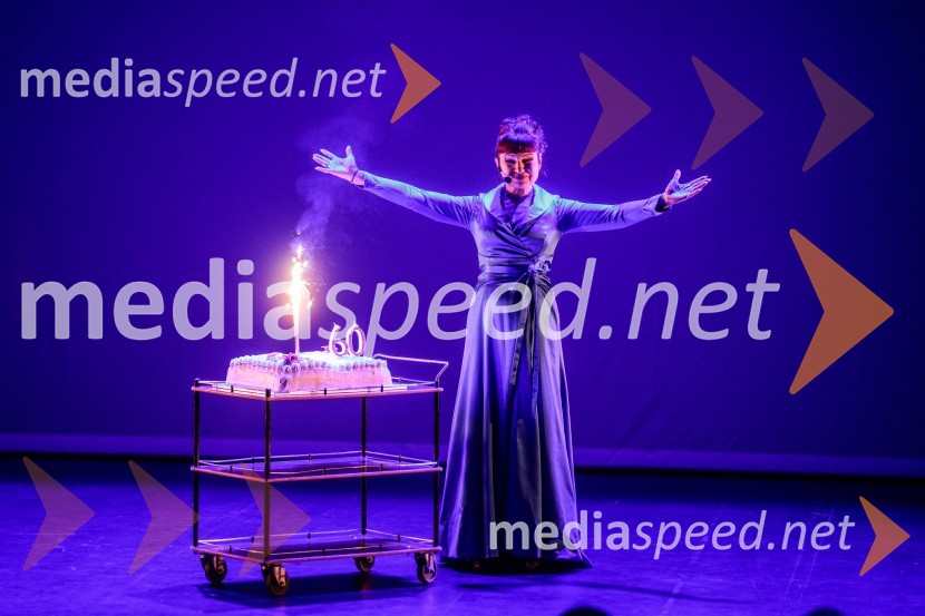  Violeta Tomić, igralka, bivša poslanka DZObračun, avtorska predstava Violete Tomič, premiera