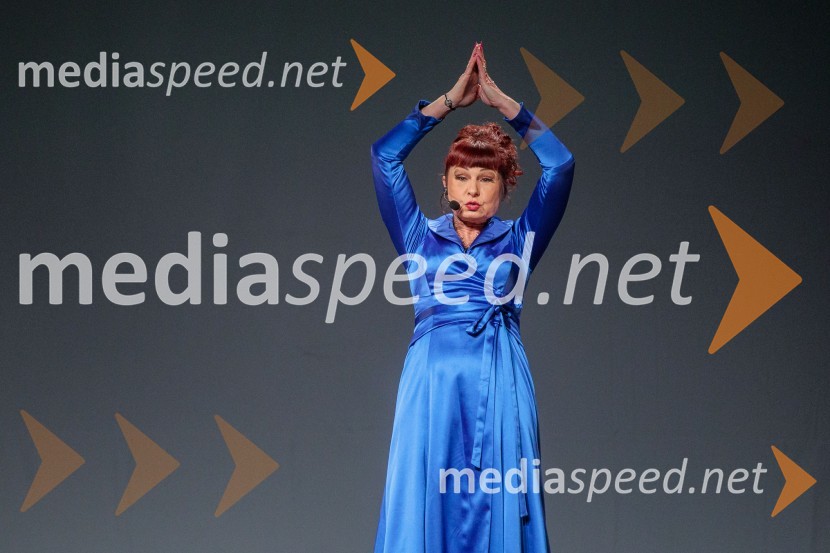  Violeta Tomić, igralka, bivša poslanka DZObračun, avtorska predstava Violete Tomič, premiera