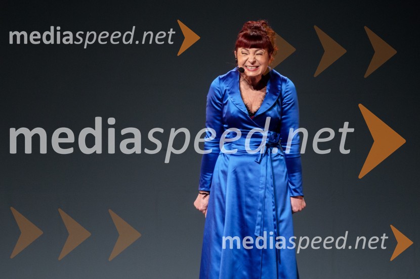  Violeta Tomić, igralka, bivša poslanka DZObračun, avtorska predstava Violete Tomič, premiera