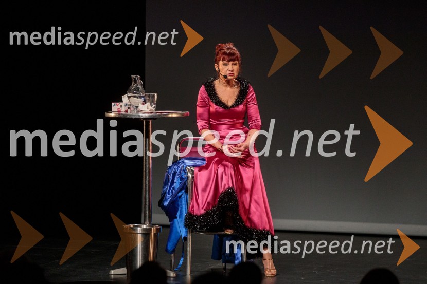  Violeta Tomić, igralka, bivša poslanka DZObračun, avtorska predstava Violete Tomič, premiera