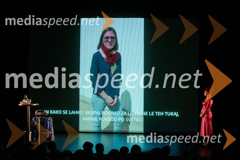  Violeta Tomić, igralka, bivša poslanka DZObračun, avtorska predstava Violete Tomič, premiera