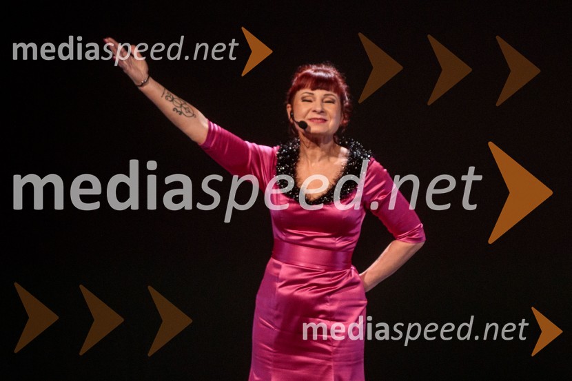  Violeta Tomić, igralka, bivša poslanka DZObračun, avtorska predstava Violete Tomič, premiera