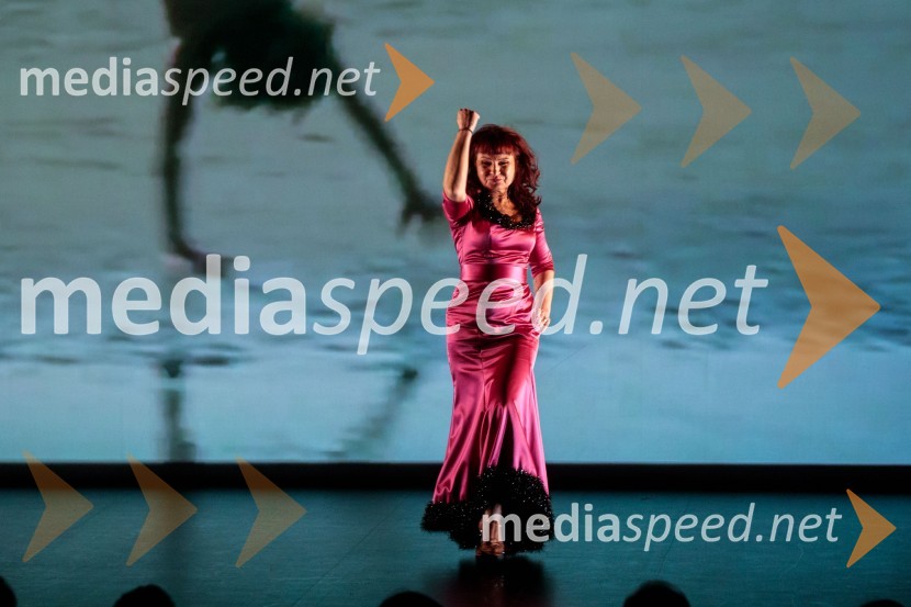  Violeta Tomić, igralka, bivša poslanka DZObračun, avtorska predstava Violete Tomič, premiera