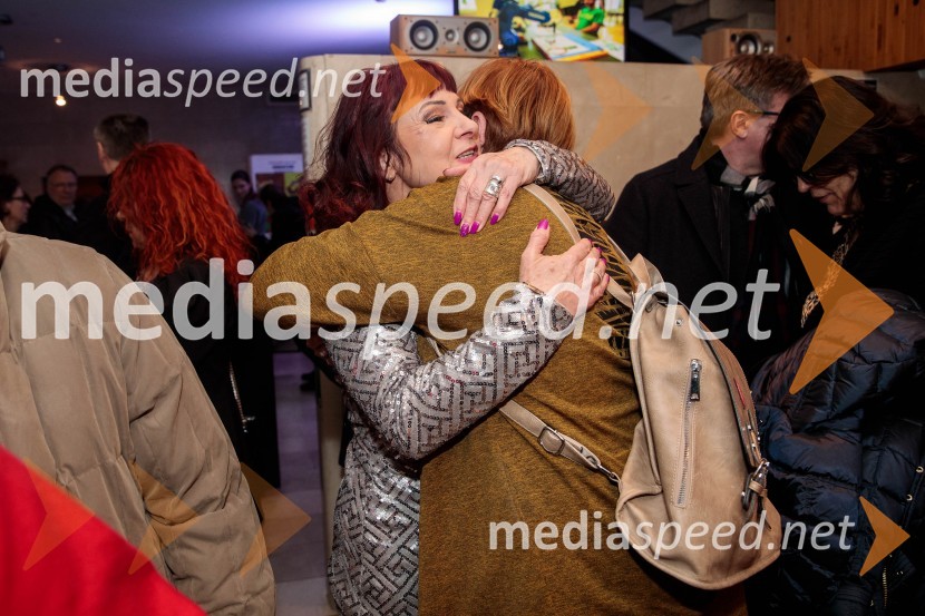  Violeta Tomić, igralka, bivša poslanka DZ;  ... Obračun, avtorska predstava Violete Tomič, premiera