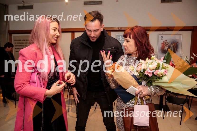  Petra Tomič;  ... ;  Violeta Tomić, igralka, bivša poslanka DZObračun, avtorska predstava Violete Tomič, premiera