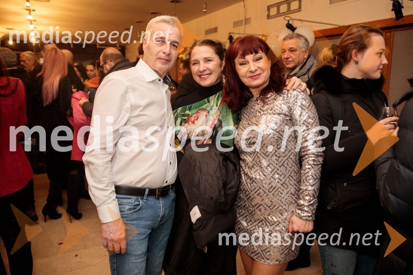  ... ;  ... ;  Violeta Tomić, igralka, bivša poslanka DZObračun, avtorska predstava Violete Tomič, premiera