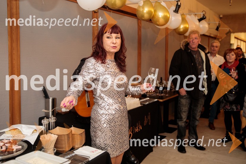  Violeta Tomić, igralka, bivša poslanka DZObračun, avtorska predstava Violete Tomič, premiera