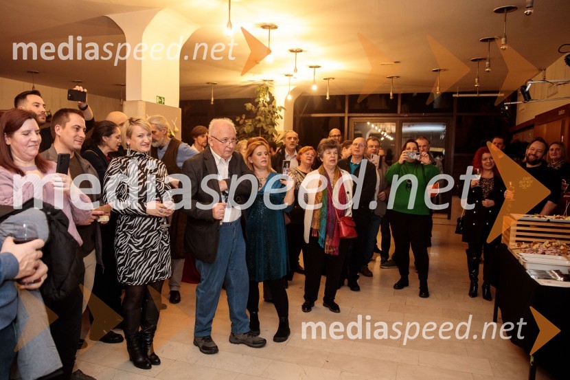 Obračun, avtorska predstava Violete Tomič, premiera