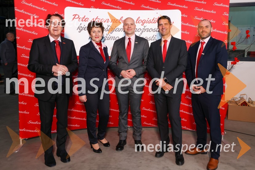  Hans Roth, lastnik skupine Saubermacher;  ... ;  Matej Blažič, direktor, Saubermacher Outsourcing;  Ralf Mittermayr, Saubermacher Dienstleistungs AG;  Daniel Ramminger, poslovodja, Saubermacher Outsourcing GmbHOdprtje Saubermacher Outsourcing logističnega centra v Hočah