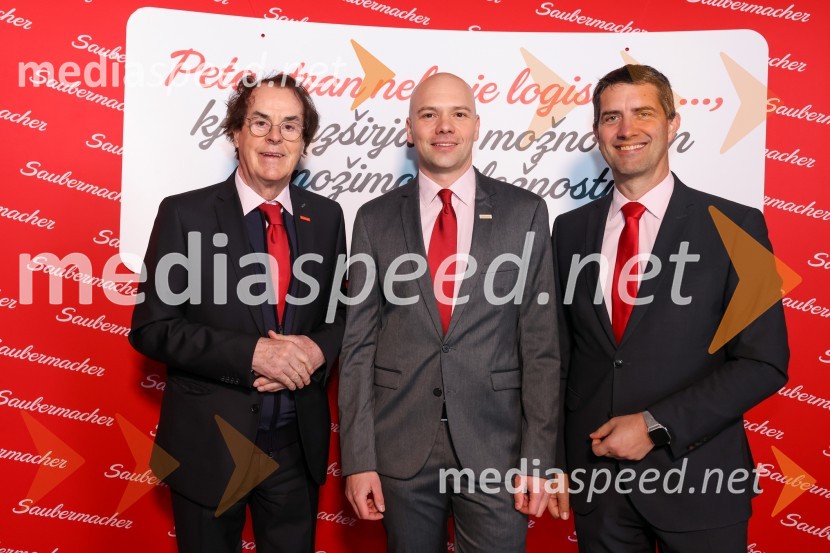  Hans Roth, lastnik skupine Saubermacher;  Matej Blažič, direktor, Saubermacher Outsourcing;  Ralf Mittermayr, Saubermacher Dienstleistungs AGOdprtje Saubermacher Outsourcing logističnega centra v Hočah