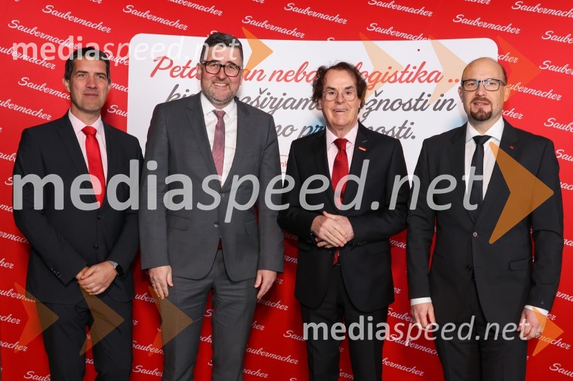  Ralf Mittermayr, Saubermacher Dienstleistungs AG;  Christof  Vollstedt, Član upravnega odbora Slovensko-nemške gospodarske zbornice in direktor Henkel Slovenija d.o.o.;  Hans Roth, lastnik skupine Saubermacher;  Gregor Majcen, direktor, Henkel MariborOdprtje Saubermacher Outsourcing logističnega centra v Hočah