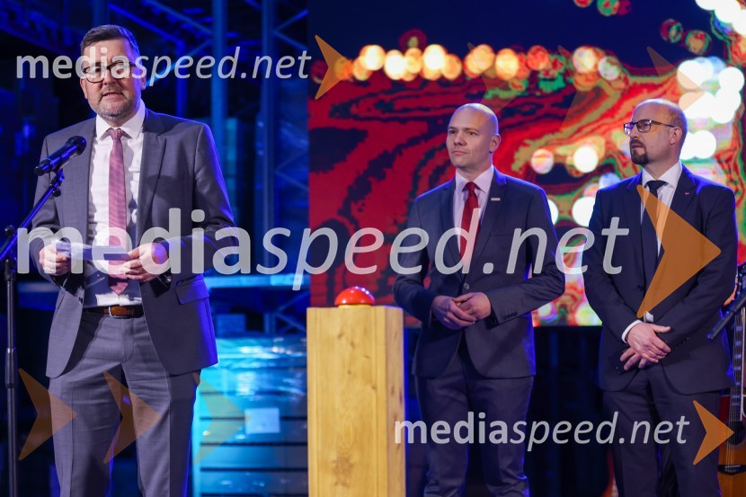  Christof  Vollstedt, vodja Henklove proizvodnje v Evropi;  Matej Blažič, direktor, Saubermacher Outsourcing;  Gregor Majcen, direktor, Henkel MariborOdprtje Saubermacher Outsourcing logističnega centra v Hočah