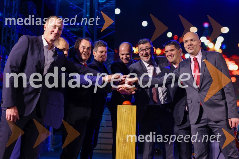  Michal Buban, Go Asset Development;  ... ;  Hans Roth, lastnik skupine Saubermacher;  ... ; mag. Andreas Liebsch, GO ASSET Development GmbH;  Christof  Vollstedt, Član upravnega odbora Slovensko-nemške gospodarske zbornice in direktor Henkel Slovenija d.o.o.;  Ralf Mittermayr, Saubermacher Dienstleistungs AG;  Matej Blažič, direktor, Saubermacher OutsourcingOdprtje Saubermacher Outsourcing logističnega centra v Hočah