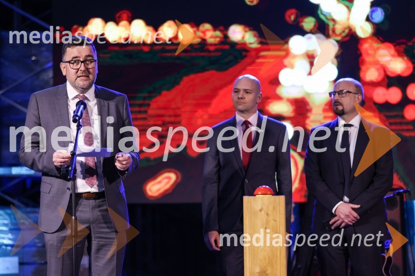  Christof  Vollstedt, vodja Henklove proizvodnje v Evropi;  Matej Blažič, direktor, Saubermacher Outsourcing;  Gregor Majcen, direktor, Henkel MariborOdprtje Saubermacher Outsourcing logističnega centra v Hočah