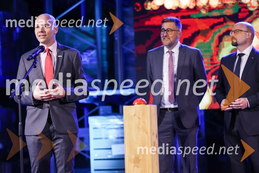  Matej Blažič, direktor, Saubermacher Outsourcing;  Christof  Vollstedt, vodja Henklove proizvodnje v Evropi;  Gregor Majcen, direktor, Henkel MariborOdprtje Saubermacher Outsourcing logističnega centra v Hočah